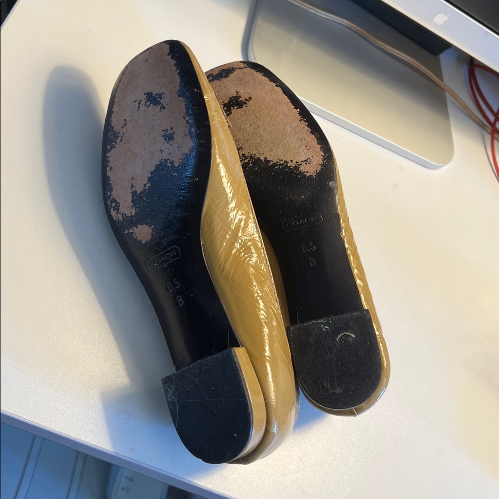 Coach, size 6.5, Patent Leather Bow Flats (minor wear) - Picture 5 of 10